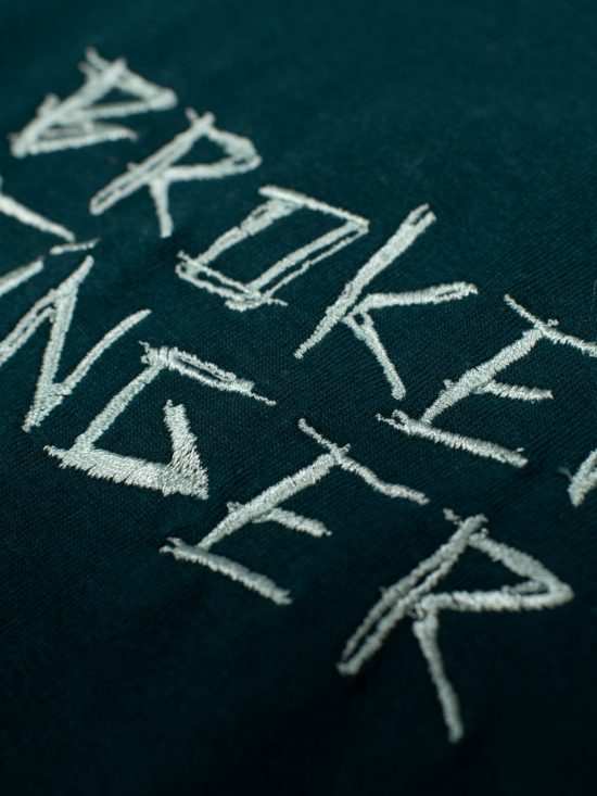 Camiseta bordada turquesa petróleo